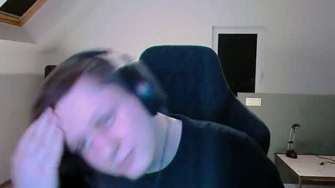 Snapshot of frenchfrieswithmayo chatting on 03.10.25 French fries online show from 03.10.25