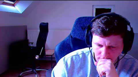 Snapshot of frenchfrieswithmayo chatting on 10.05.25 French fries online show from 10.05.25