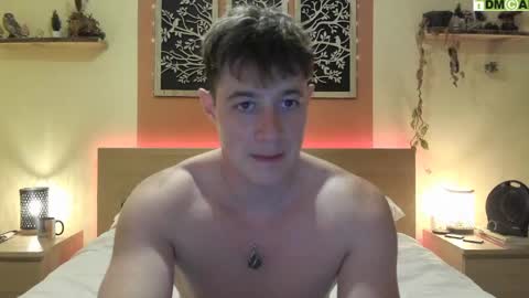 Snapshot of frenchhornybibs chatting on 02.21.25 French Horny Bibs online show from 02.21.25