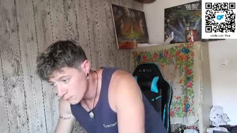Snapshot of frenchhornybibs chatting on 07.29.26 French Horny Bibs online show from 07.29.26