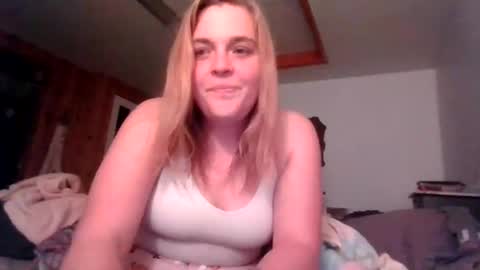 Snapshot of freshwaternewf chatting on 11.12.25 freshwaternewf online show from 11.12.25