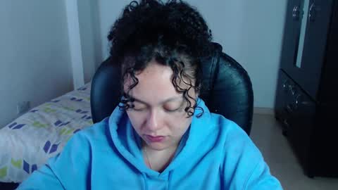 Snapshot of freud_x_louise1 chatting on 01.06.25 Louise online show from 01.06.25