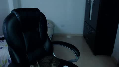 Snapshot of freud_x_louise1 chatting on 01.07.25 Louise online show from 01.07.25