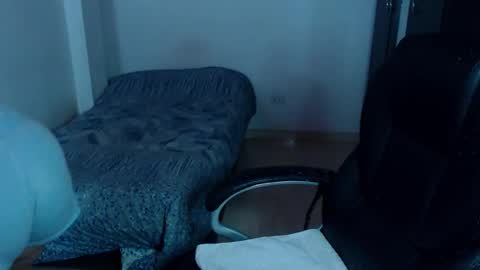 Snapshot of freud_x_louise1 chatting on 09.15.25 Louise online show from 09.15.25