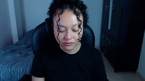 Snapshot of freud_x_louise1 chatting on 10.10.25 Louise online show from 10.10.25