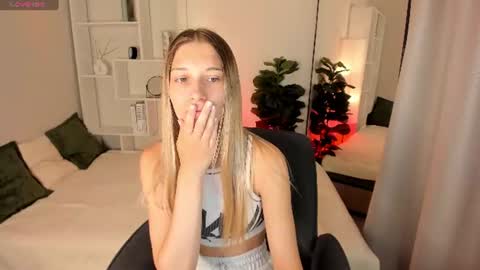 Snapshot of freya_bloss chatting on 07.01.26 Laura online show from 07.01.26