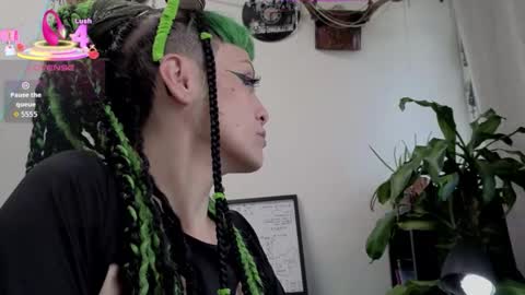 freyaa_sorceress online show from 10.21.25