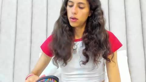 Snapshot of freyamoller chatting on 02.11.25 FREYA online show from 02.11.25