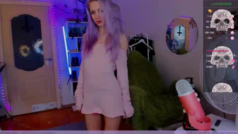 Frida A boost to fortune for the one who gives a thumbs up and a bonus lucky for those who support me by joining the fanclub online show from 11.10.25