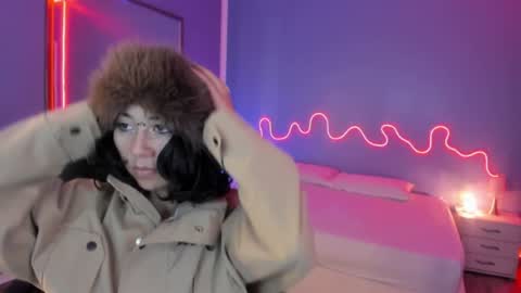 Snapshot of frida_lassi_ chatting on 02.07.25 frida_lassi_ online show from 02.07.25