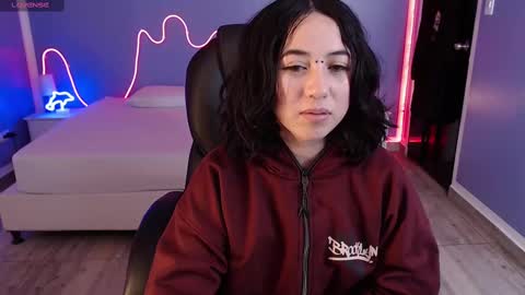 Snapshot of frida_lassi_ chatting on 02.12.25 frida_lassi_ online show from 02.12.25