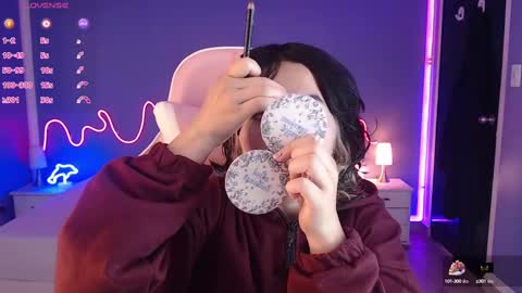 Snapshot of frida_lassi_ chatting on 03.11.25 frida_lassi_ online show from 03.11.25