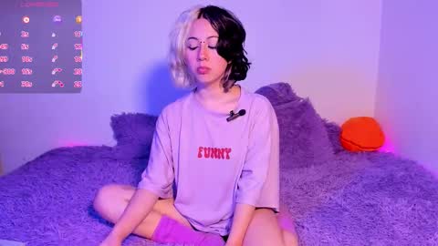 Snapshot of frida_lassi_ chatting on 09.21.25 frida_lassi_ online show from 09.21.25