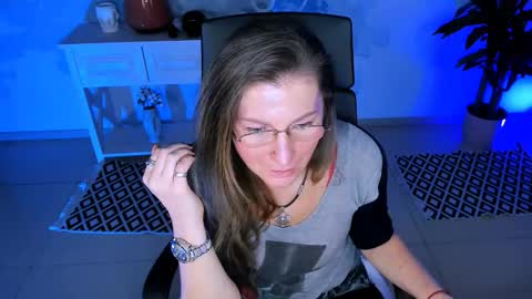 Frida Tander online show from 11.29.25