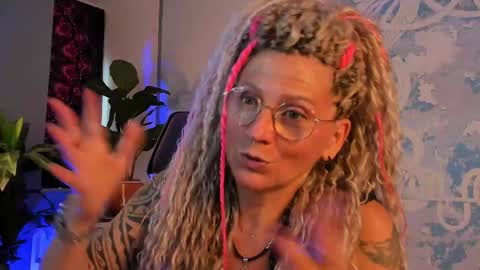 Frida Tander online show from 05.25.26