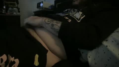 Snapshot of frnicola chatting on 11.02.25 F. online show from 11.02.25