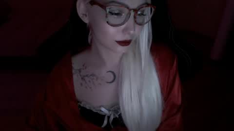 Snapshot of fromsun_forsoul chatting on 04.01.26 Lilith online show from 04.01.26