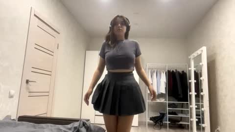Snapshot of frosted_bloom chatting on 09.17.25 Emily online show from 09.17.25