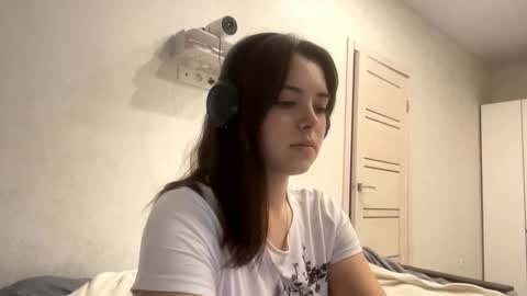 Snapshot of frosted_bloom chatting on 09.23.25 Emily online show from 09.23.25