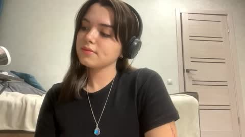 Snapshot of frosted_bloom chatting on 09.24.25 Emily online show from 09.24.25