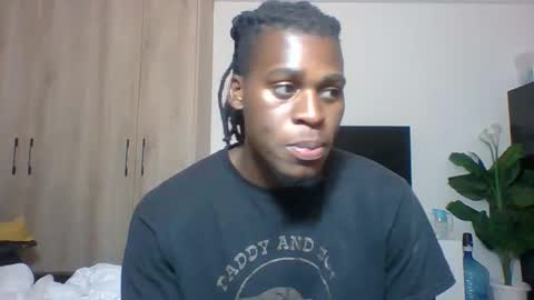 Snapshot of fuck_buoy chatting on 10.09.25 Prince online show from 10.09.25