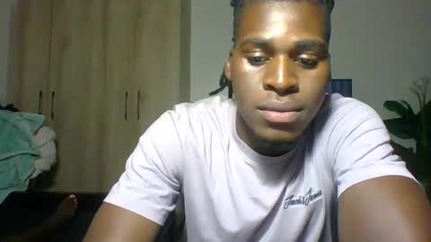 Snapshot of fuck_buoy chatting on 10.09.25 Prince online show from 10.09.25