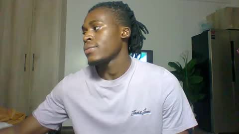 Snapshot of fuck_buoy chatting on 10.10.25 Prince online show from 10.10.25