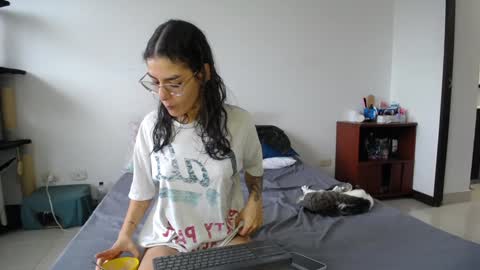 Snapshot of fuckc0uple chatting on 01.03.25 Lauuuu n TheLuckyGuy online show from 01.03.25