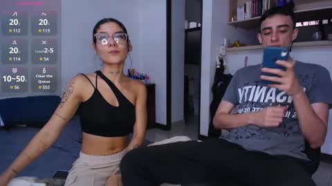 Snapshot of fuckc0uple chatting on 01.04.25 Lauuuu n TheLuckyGuy online show from 01.04.25