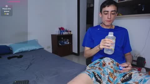 Snapshot of fuckc0uple chatting on 02.04.25 Lauuuu n TheLuckyGuy online show from 02.04.25