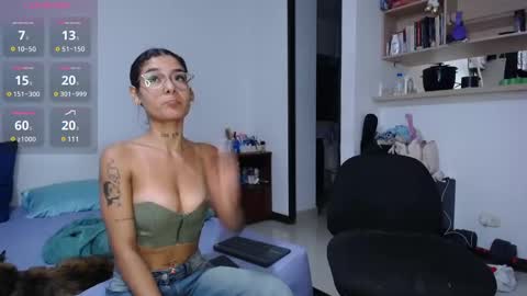 Snapshot of fuckc0uple chatting on 02.11.25 Lauuuu n TheLuckyGuy online show from 02.11.25