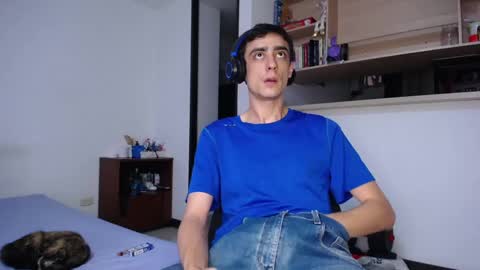 Snapshot of fuckc0uple chatting on 03.03.25 Lauuuu n TheLuckyGuy online show from 03.03.25