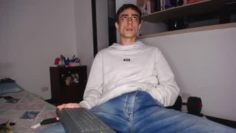 Snapshot of fuckc0uple chatting on 03.08.25 Lauuuu n TheLuckyGuy online show from 03.08.25