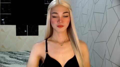 MISS IVANA online show from 01.14.26