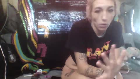 Snapshot of fullerh967 chatting on 10.01.25 Deeztitties online show from 10.01.25