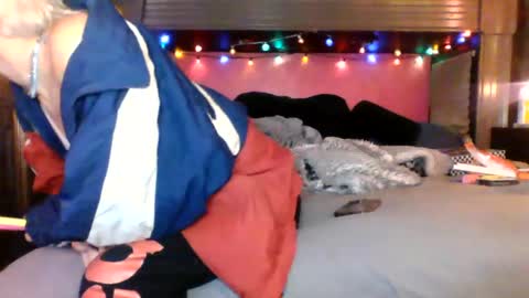 Snapshot of fullerh967 chatting on 10.31.25 Deeztitties online show from 10.31.25