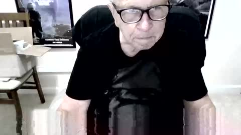 Snapshot of funclemike chatting on 10.09.25 funclemike online show from 10.09.25