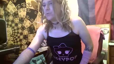 Snapshot of futant chatting on 05.23.26 Futah CD online show from 05.23.26