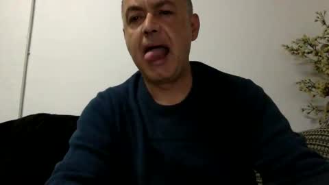 Snapshot of futbolin95 chatting on 05.17.26 futbolin95 online show from 05.17.26