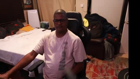 Snapshot of fyrecontrol chatting on 02.19.25 seldom seen online show from 02.19.25