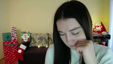 Snapshot of gabby_di chatting on 12.19.24 Jaklin online show from 12.19.24