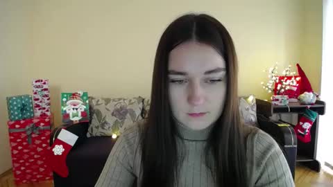 Snapshot of gabby_di chatting on 12.20.24 Jaklin online show from 12.20.24