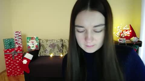 Snapshot of gabby_di chatting on 12.21.24 Jaklin online show from 12.21.24