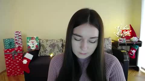 Snapshot of gabby_di chatting on 12.22.24 Jaklin online show from 12.22.24