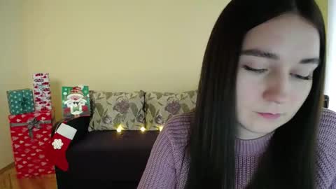 Snapshot of gabby_di chatting on 12.22.24 Jaklin online show from 12.22.24