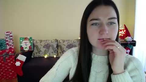 Snapshot of gabby_di chatting on 01.04.25 Jaklin online show from 01.04.25