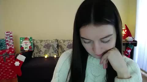 Snapshot of gabby_di chatting on 01.04.25 Jaklin online show from 01.04.25