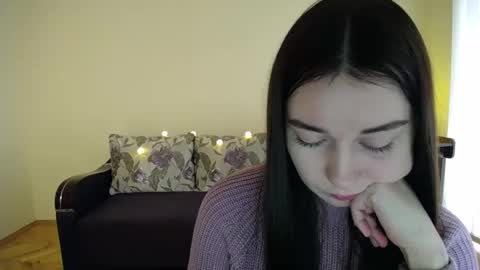 Snapshot of gabby_di chatting on 01.10.25 Jaklin online show from 01.10.25