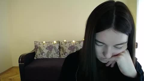 Snapshot of gabby_di chatting on 01.21.25 Jaklin online show from 01.21.25