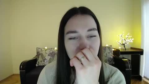 Snapshot of gabby_di chatting on 02.08.25 Jaklin online show from 02.08.25